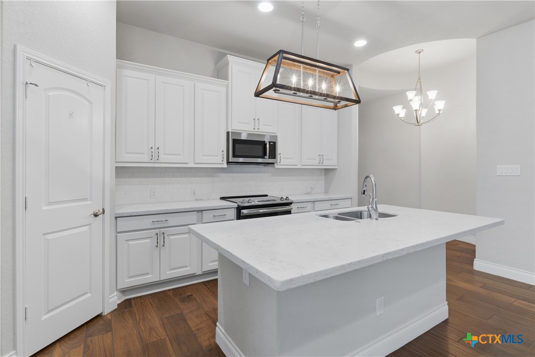 1917 Creek Ridge Street Seguin, TX 78155 - Photo 13 of 36