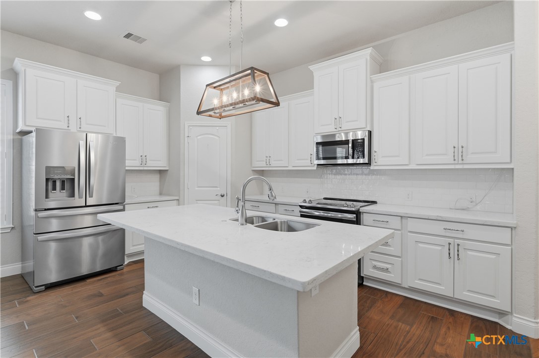 1917 Creek Ridge Street Seguin, TX 78155 - Photo 10 of 36