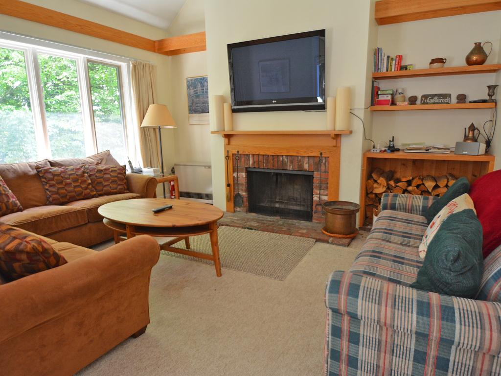 7 Castlerock Road, Unit 7 Warren, VT 05674 - Photo 6 of 21 Gallery Image 6