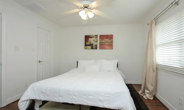 $1,800 | 4331 Marina Street, Unit B, Houston, TX 77007