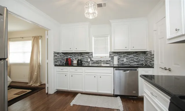 $1,800 | 4331 Marina Street, Unit B, Houston, TX 77007