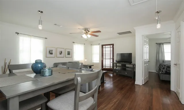 $1,800 | 4331 Marina Street, Unit B, Houston, TX 77007