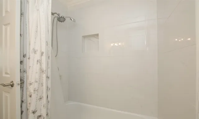 $1,800 | 4331 Marina Street, Unit B, Houston, TX 77007