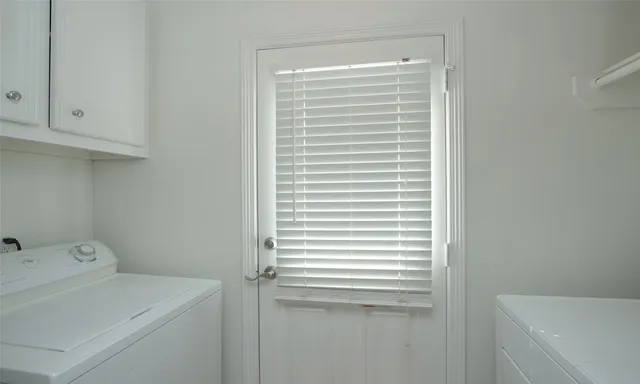 $1,800 | 4331 Marina Street, Unit B, Houston, TX 77007