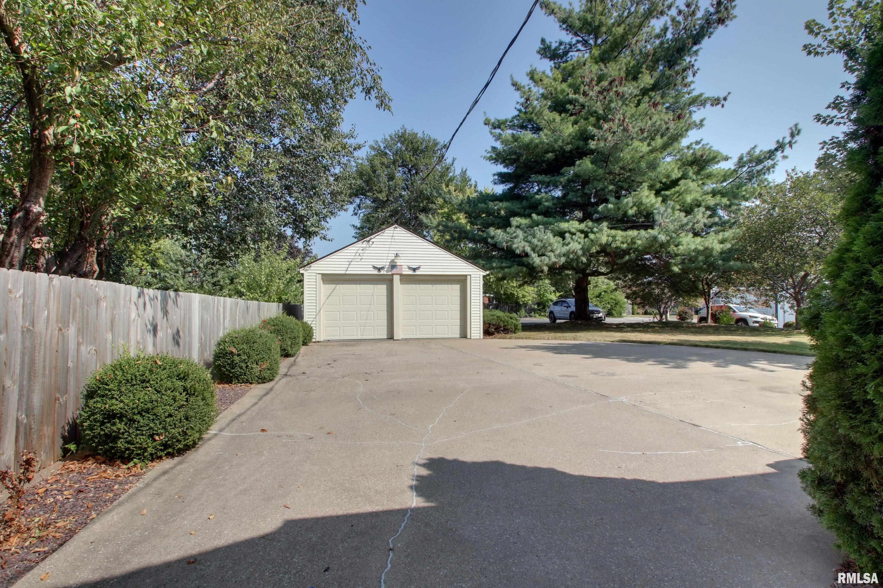 2305 Spring Street Quincy, IL 62301 - Photo 23 of 25