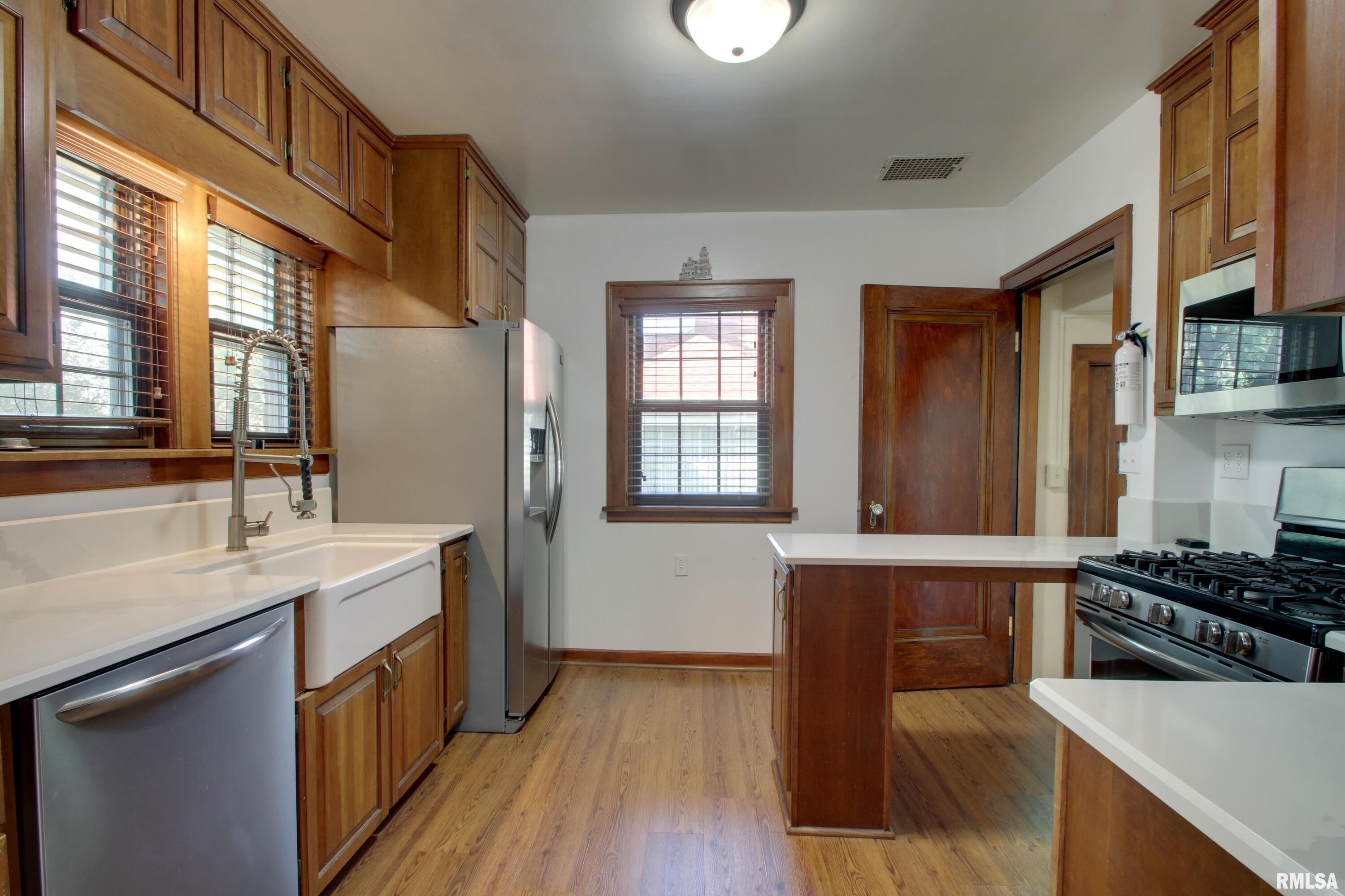 2305 Spring Street Quincy, IL 62301 - Photo 7 of 25