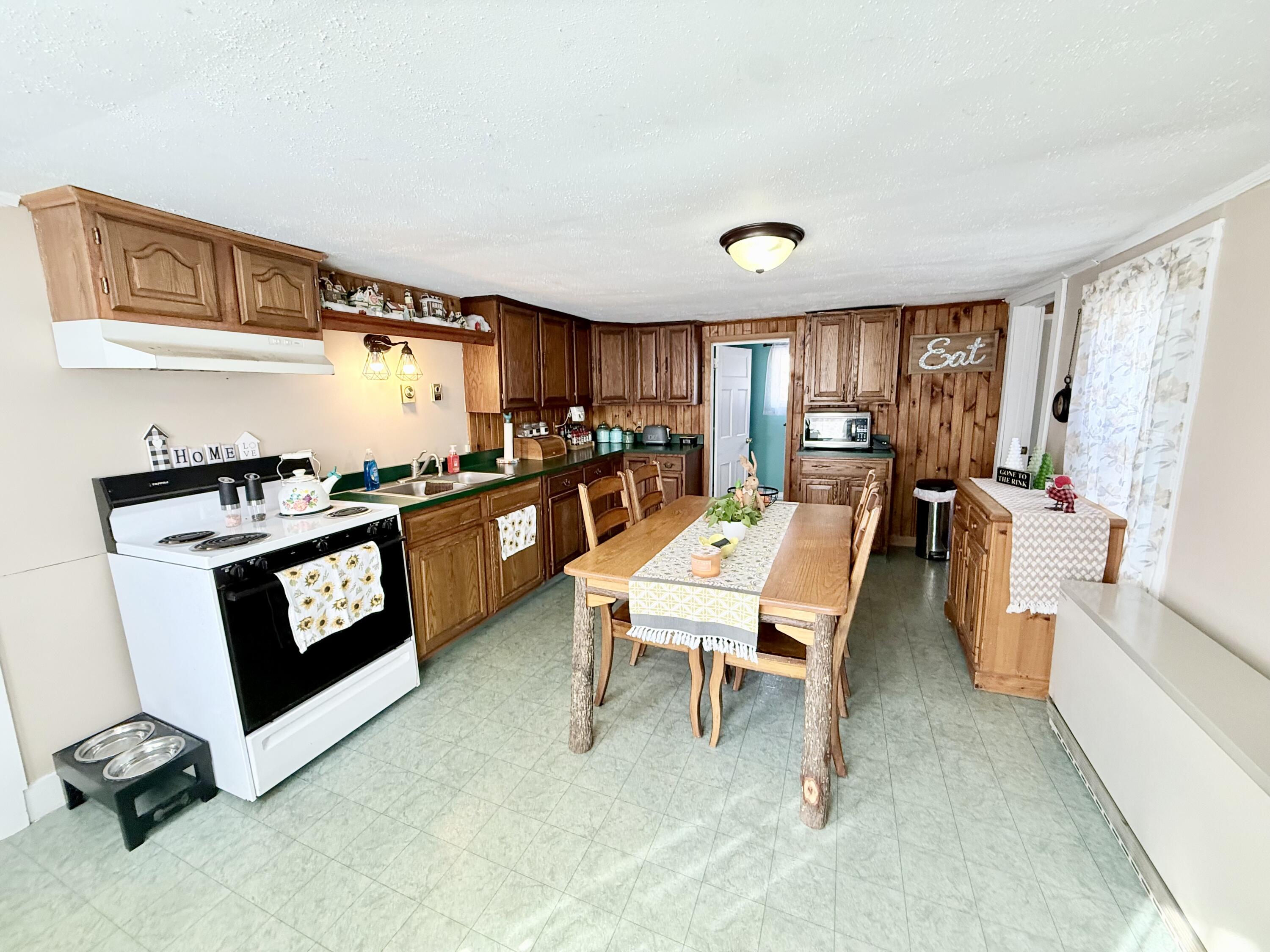 104 Wallace Hill Road Plattsburgh, NY 12901 - Photo 2 of 18