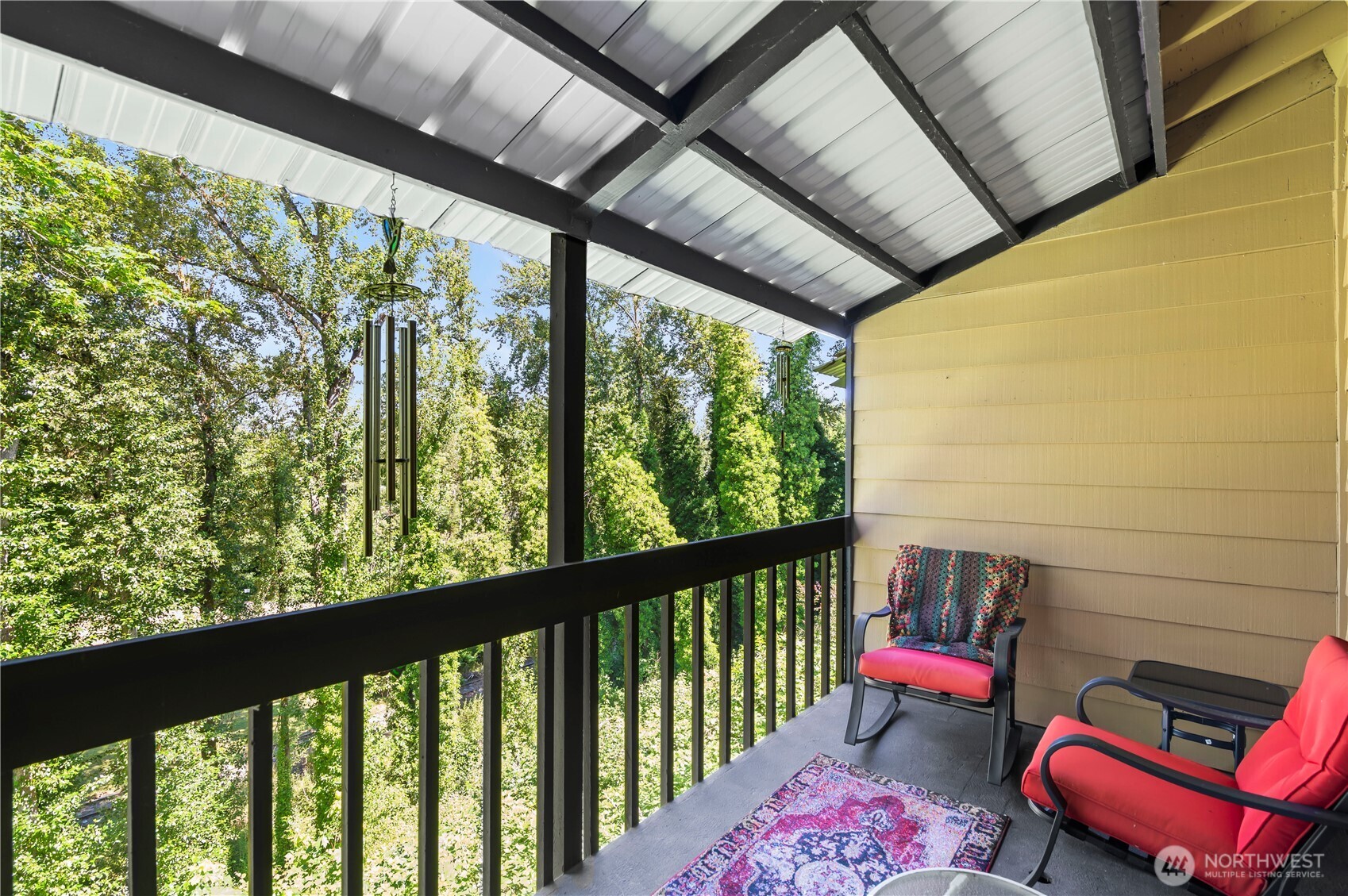 1211 North 8th Street, Unit 4 Mount Vernon, WA 98273 - Photo 7 of 12 a view of a porch with furniture