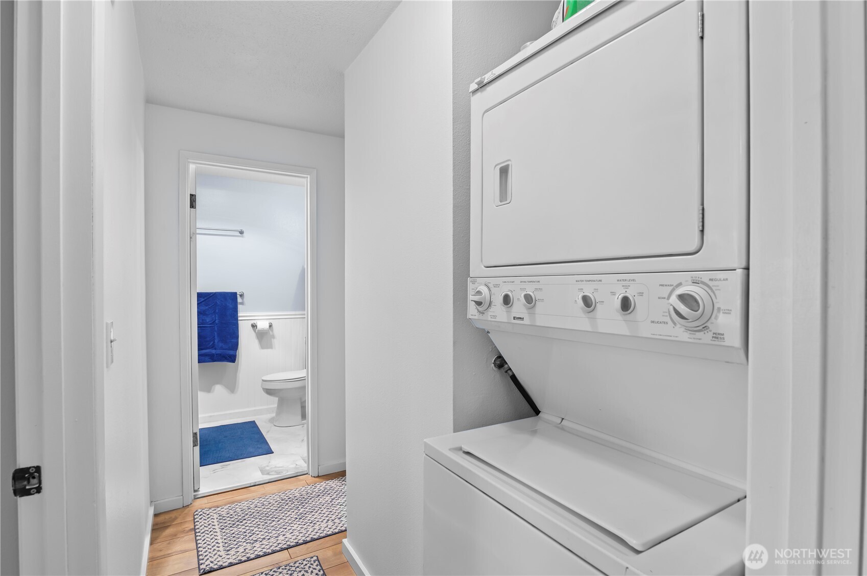 1211 North 8th Street, Unit 4 Mount Vernon, WA 98273 - Photo 10 of 12 a utility room with dryer and washer