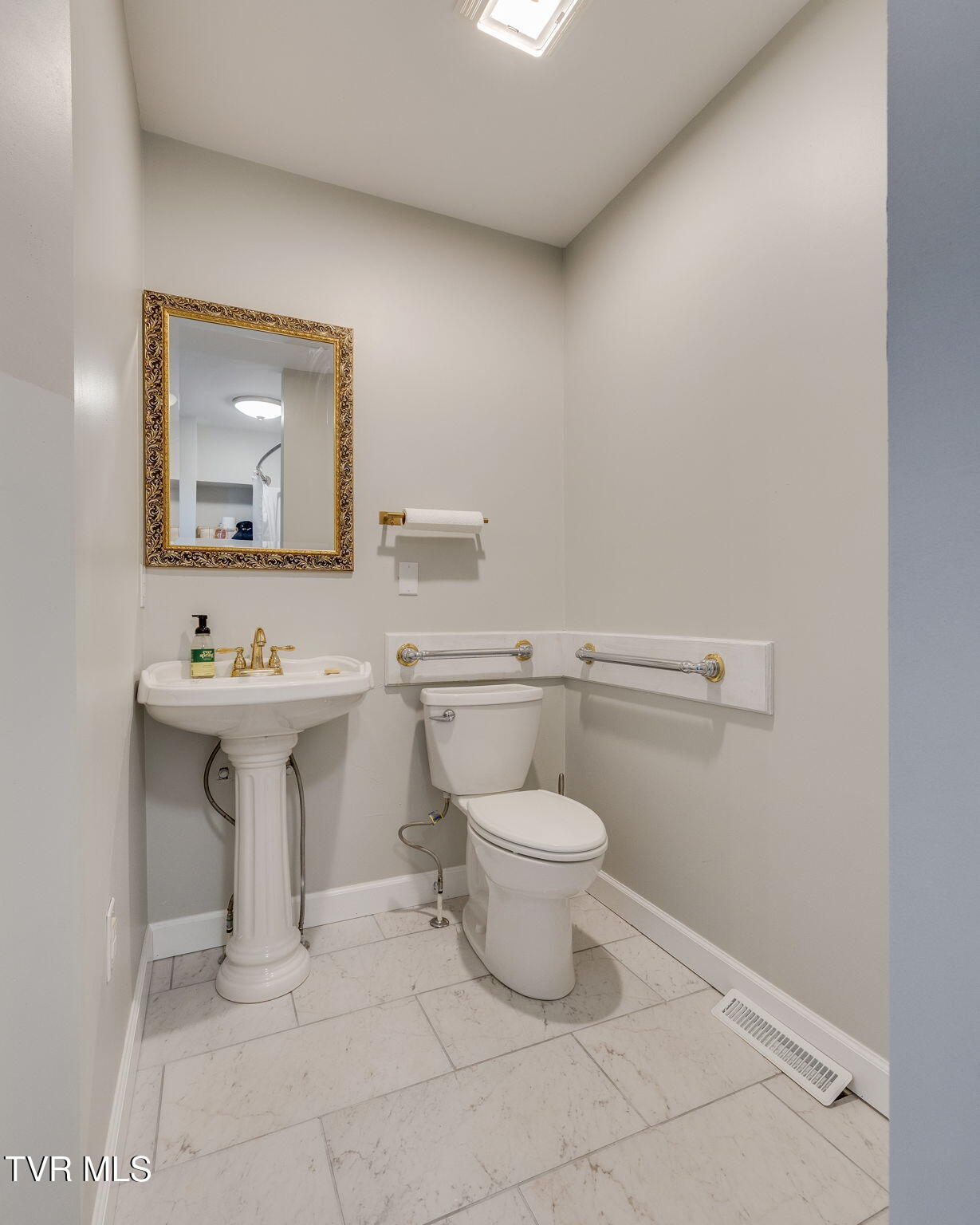 522 Alabama Street Bristol, TN 37620 - Photo 26 of 61 022