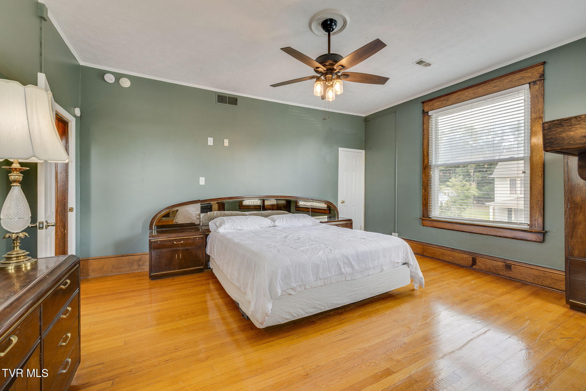 522 Alabama Street Bristol, TN 37620 - Photo 36 of 61 036