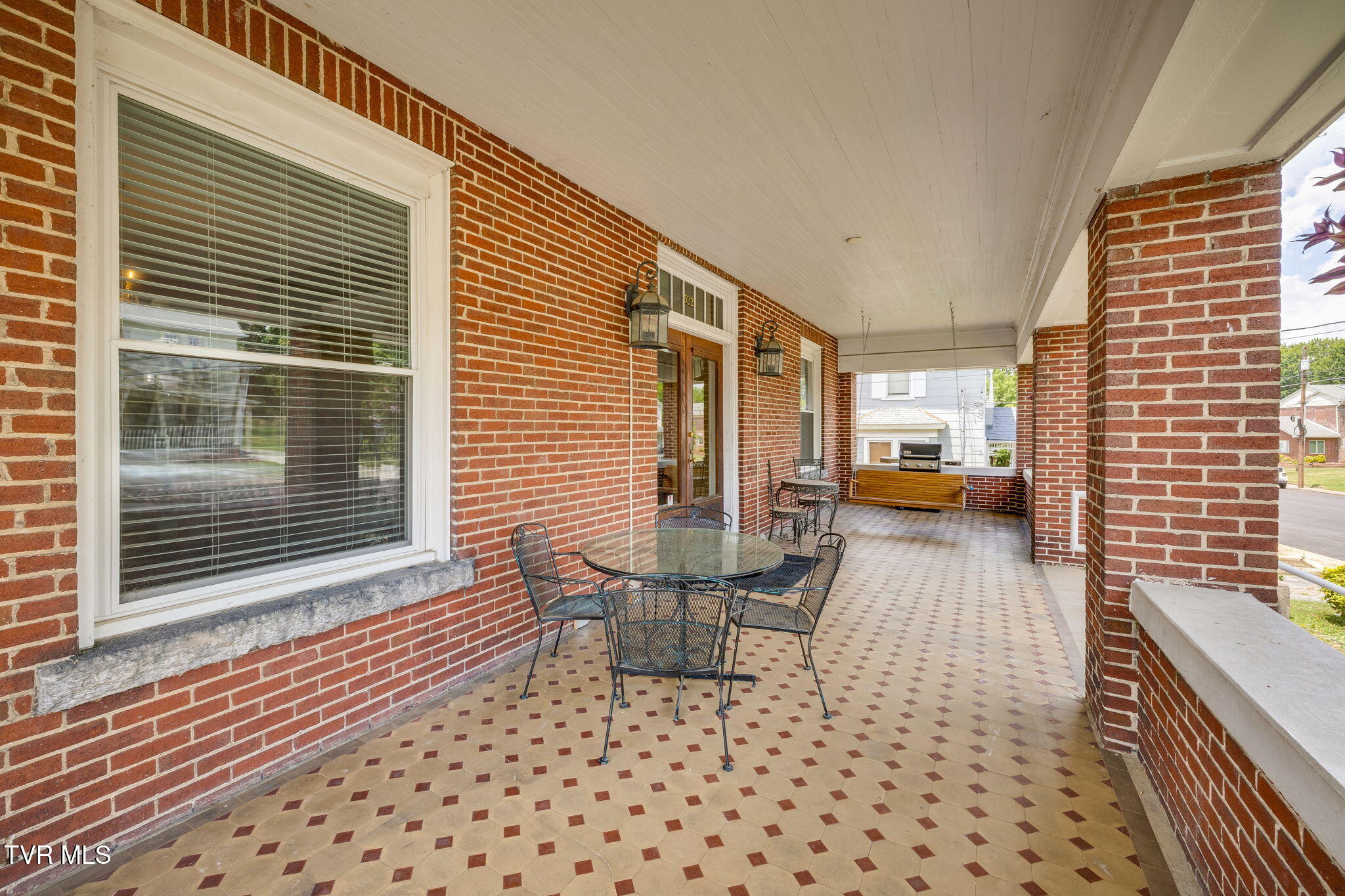 522 Alabama Street Bristol, TN 37620 - Photo 5 of 61 004