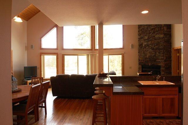 9446 Kestrel Road Klamath Falls, OR 97601 - Photo 2 of 16 Additional Photo