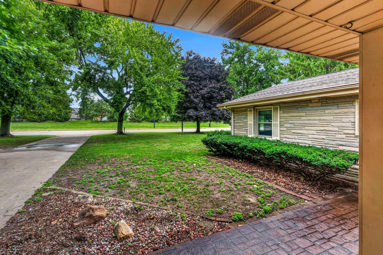 2505 Curtis Road Champaign, IL 61822 - Photo 3 of 37 Gallery Image 3