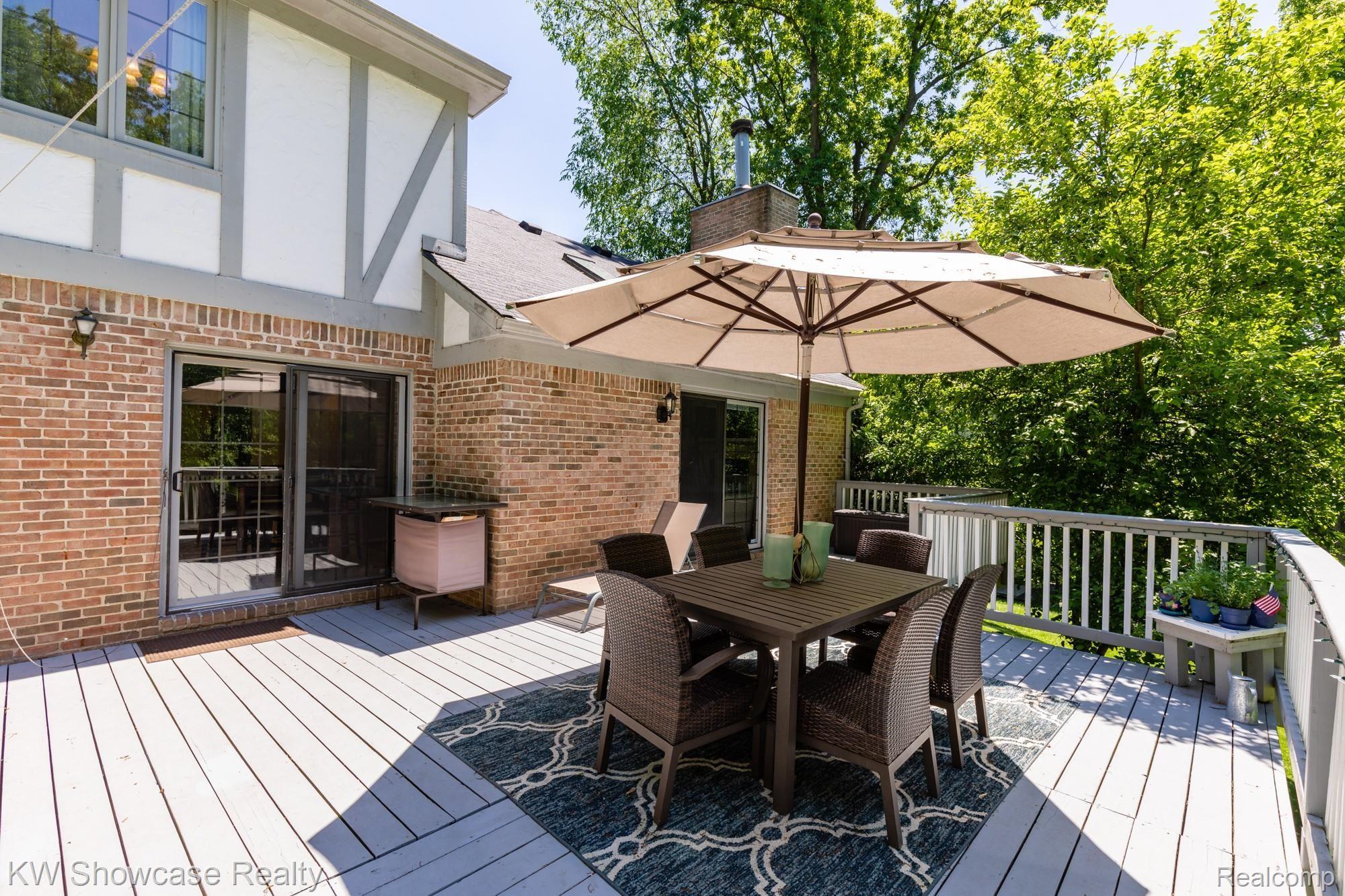 2332 Hiller Road West Bloomfield, MI 48324 - Photo 37 of 43 2332 Hiller Rd-40.jpg