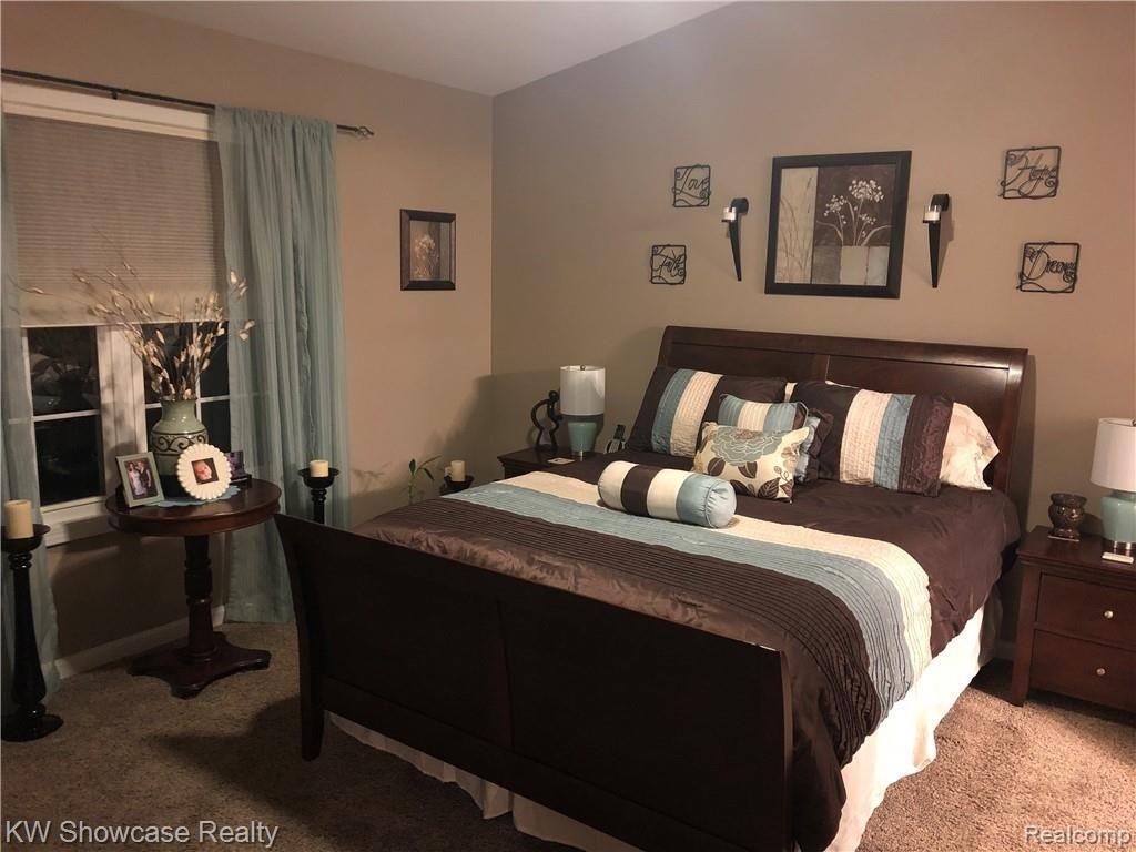 803 Chelsea Ridge Court Howell, MI 48843 - Photo 16 of 29 IMG_2120.jpeg