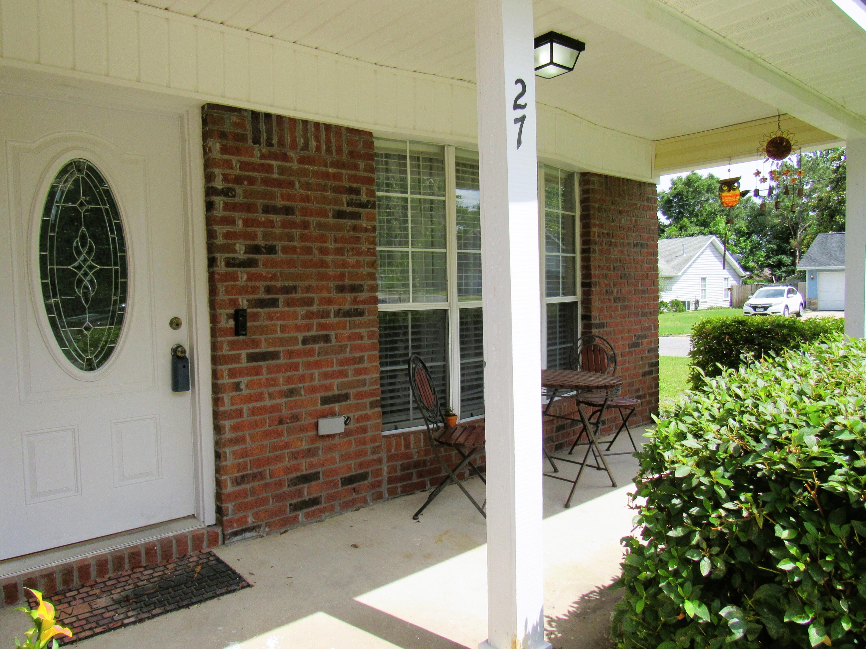27 Regent Road Crestview, FL 32539 - Photo 3 of 42 Gallery Image 3