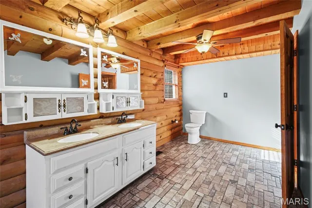 $475,000 | 11856 Castle Ranch Road, De Soto, MO 63020