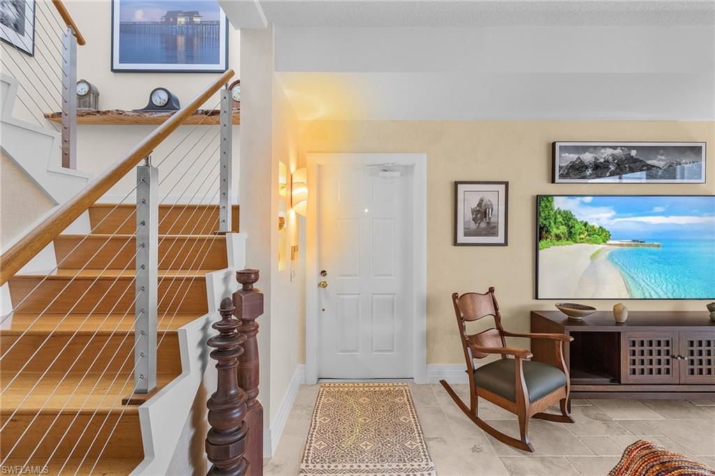 5677 Cove Circle Naples, FL 34119 - Photo 4 of 26