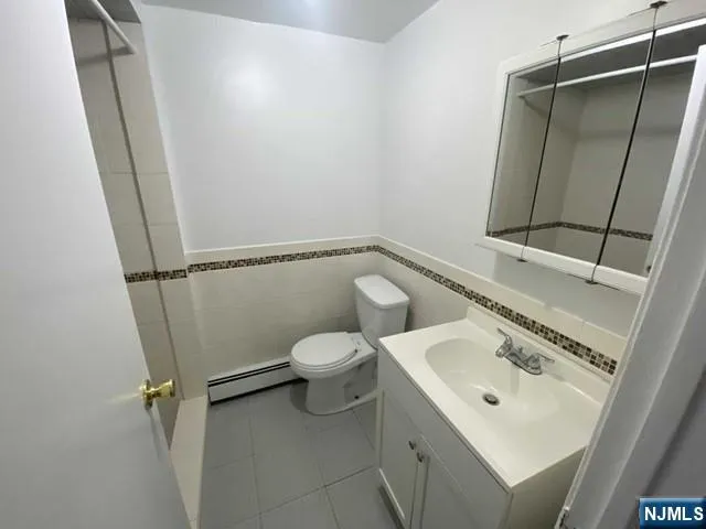 $1,500 | 1462 A River Road, Unit A, Edgewater, NJ 07020