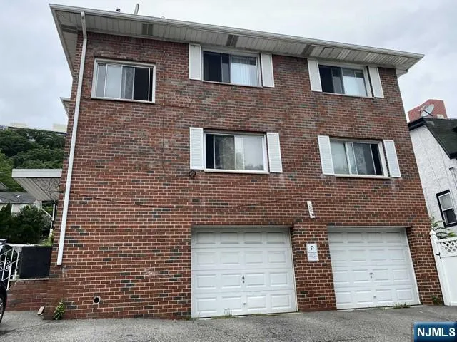 $1,500 | 1462 A River Road, Unit A, Edgewater, NJ 07020