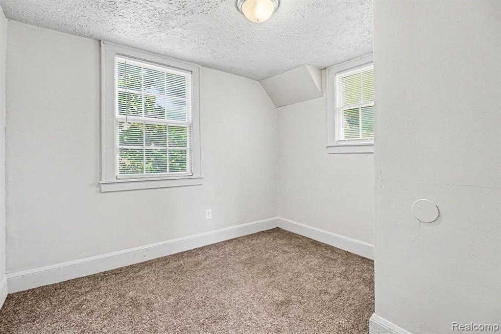 680 North Perry Street Pontiac, MI 48342 - Photo 14 of 17