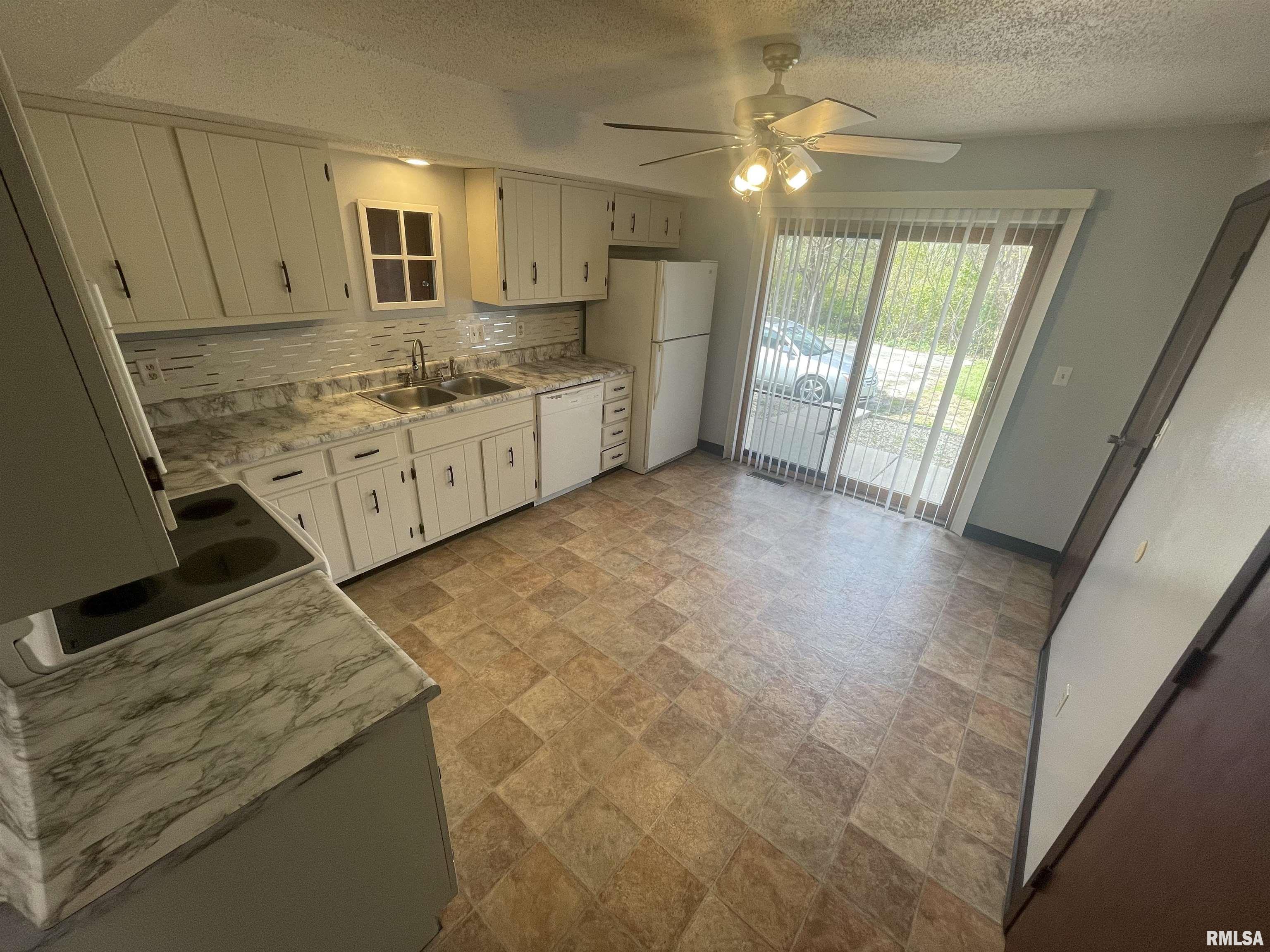 112 Mesa Road, Unit 3 Springfield, IL 62702 - Photo 4 of 9