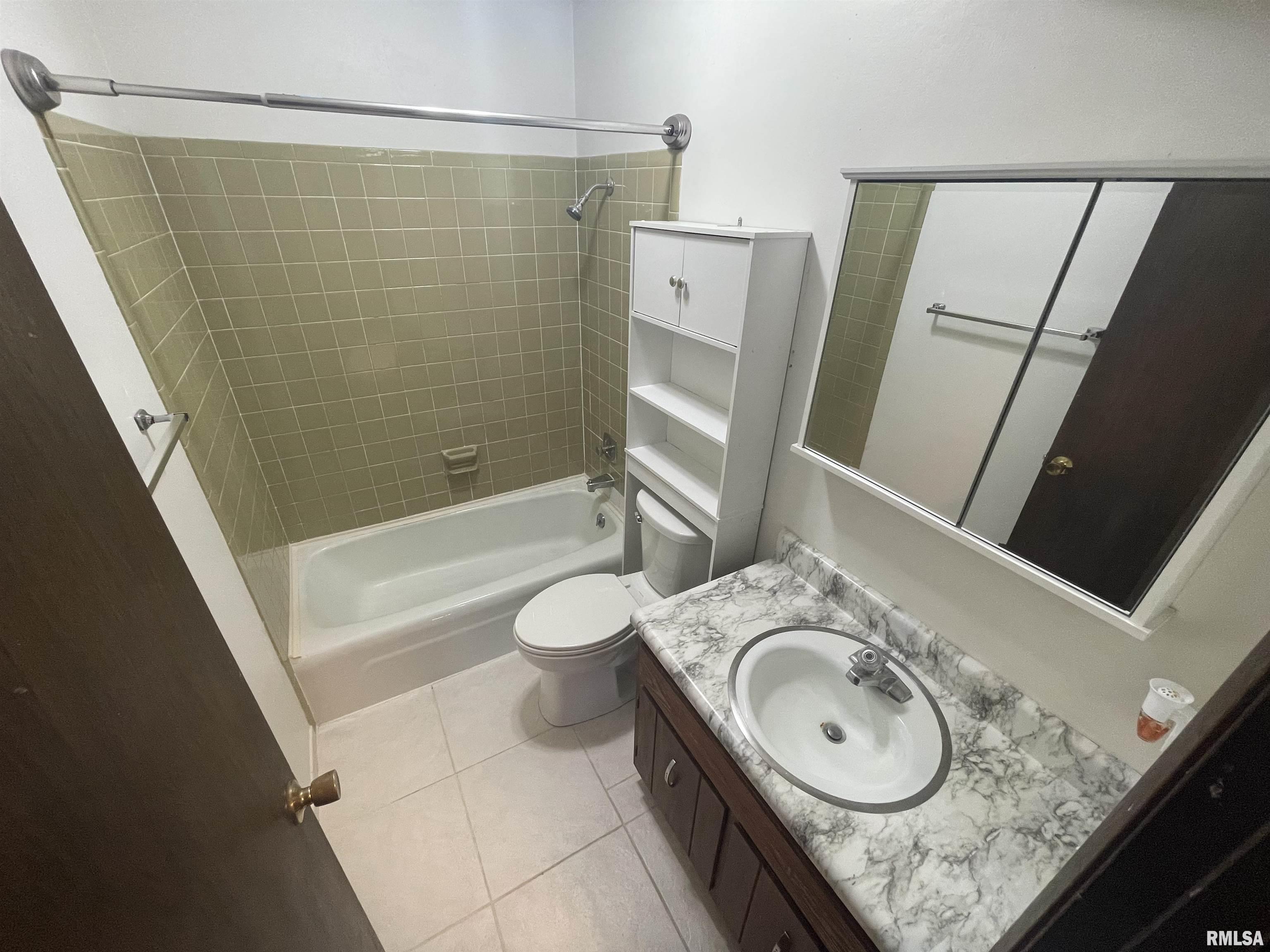 112 Mesa Road, Unit 3 Springfield, IL 62702 - Photo 9 of 9