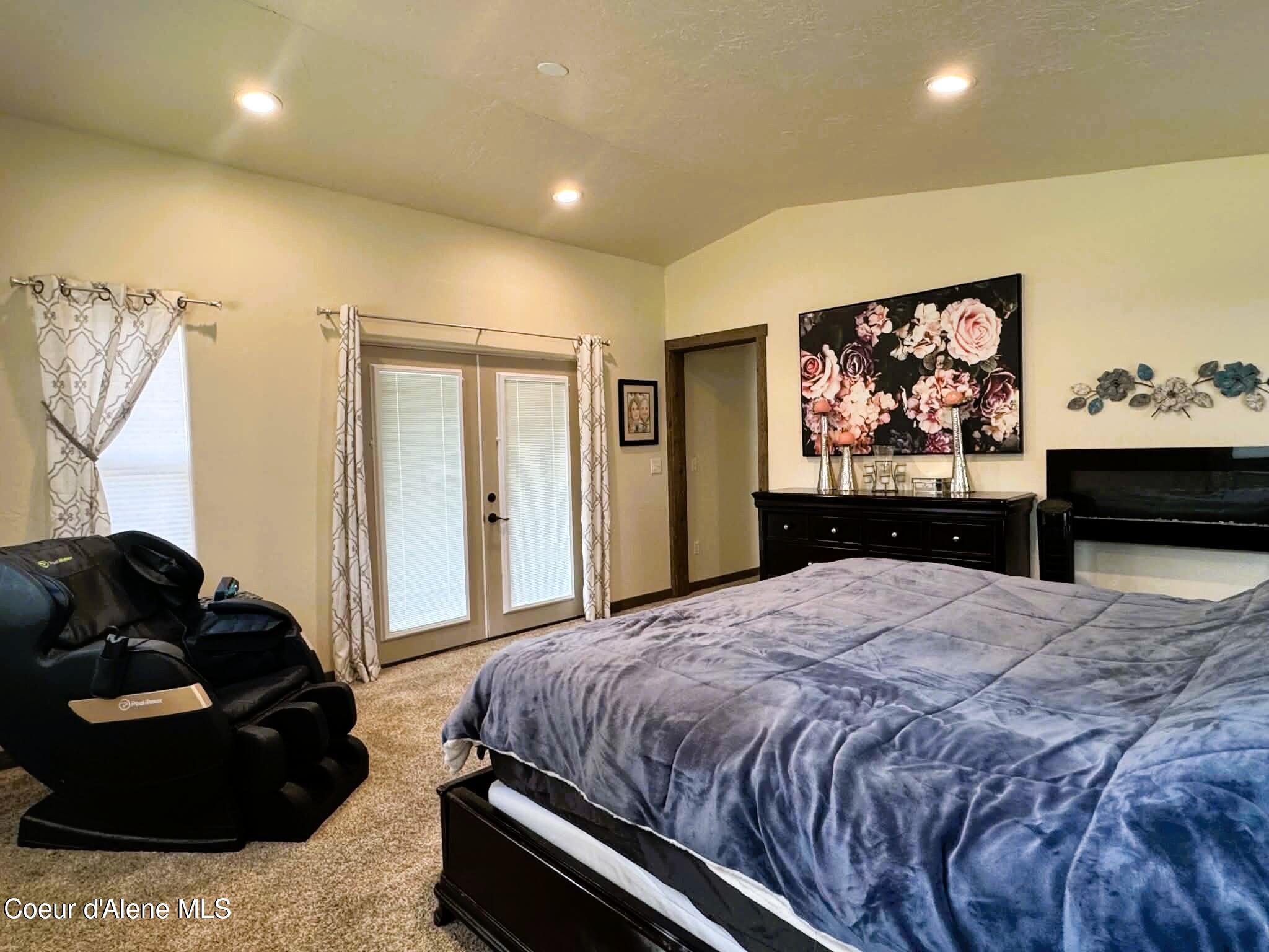 6637 East Little Joe Road Coeur D'Alene, ID 83814 - Photo 15 of 44 Primary Bedroom