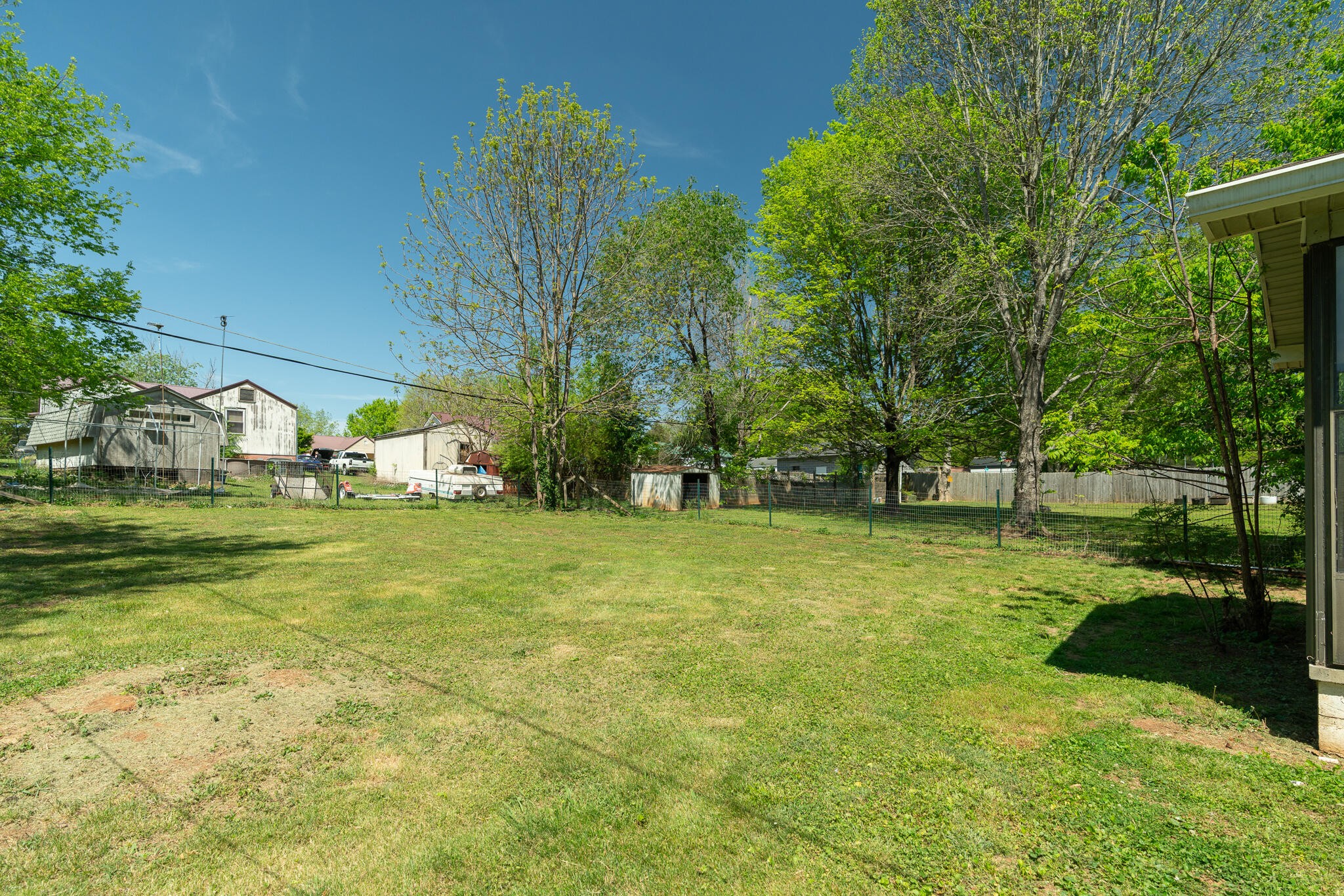 912 Barnabas Street Athens, TN 37303 - Photo 26 of 32 a view of a tree in front of a house