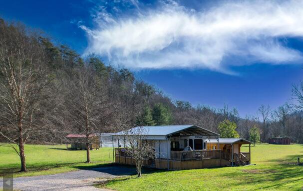 3003 Knob Creek Road Bybee, TN 37713 - Photo 3 of 26 pic2