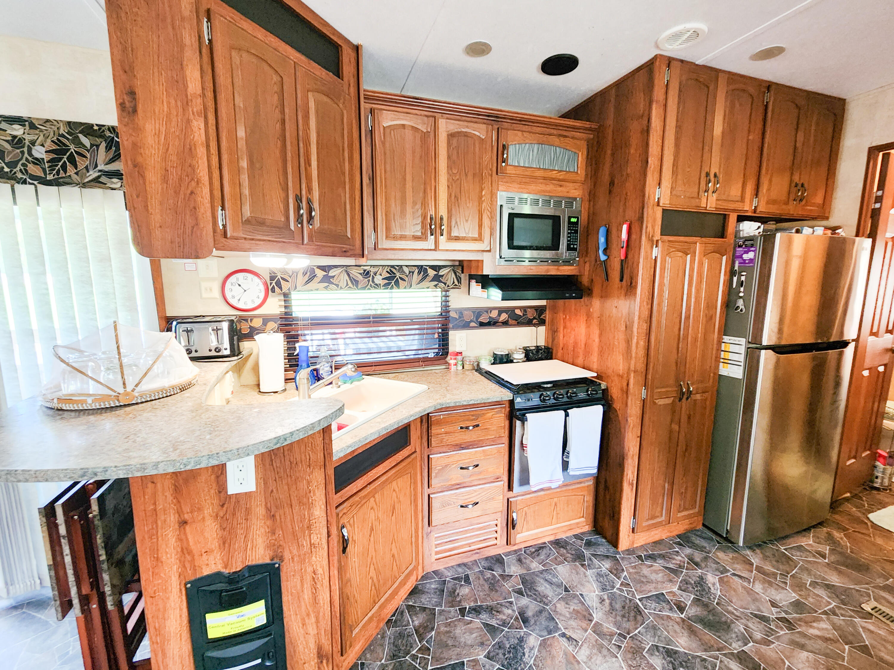 3003 Knob Creek Road Bybee, TN 37713 - Photo 8 of 26 20230914_103213