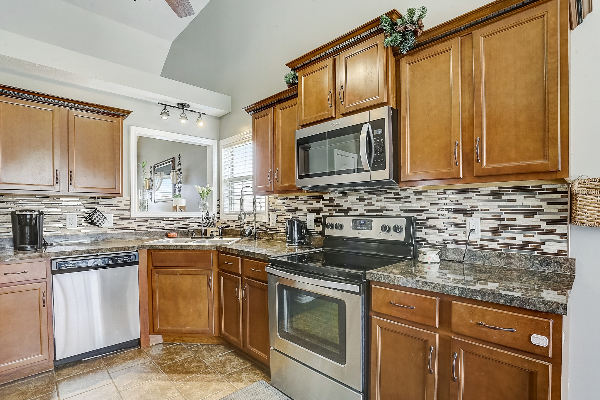 1442 Raven Road Clarksville, TN 37042 - Photo 4 of 30 Gallery Image 4