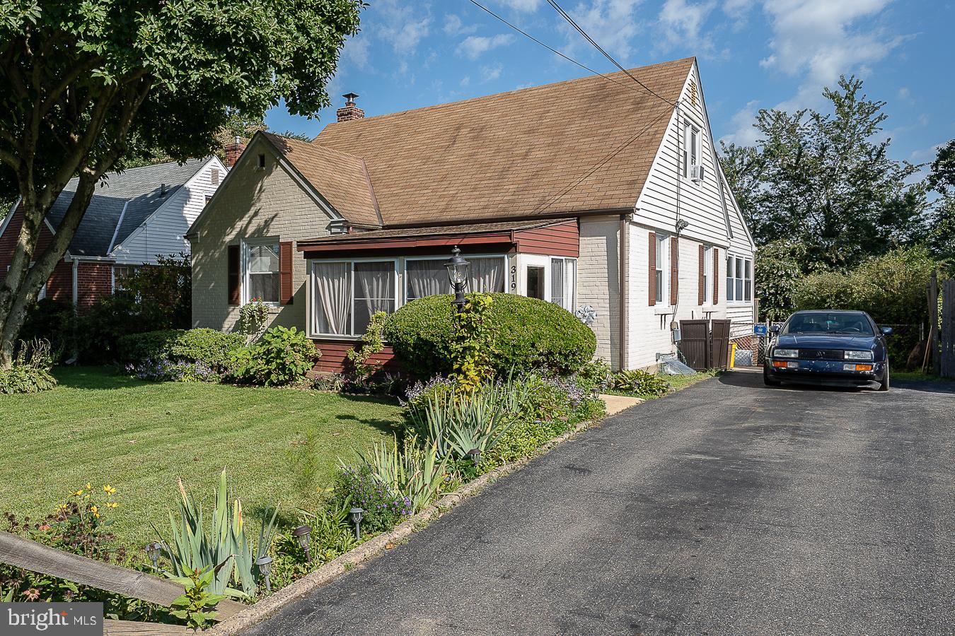 319 Hawarden Road Springfield, PA 19064 - Photo 3 of 45