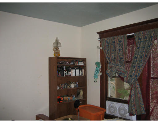 39-41 Sycamore Street Springfield, MA 01109 - Photo 2 of 3 Gallery Image 2