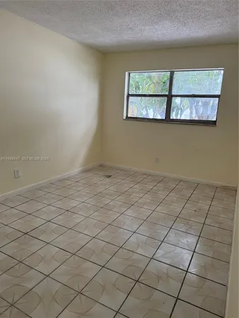 $2,450 | 15163 Northeast 6th Avenue, Unit 15, Miami, FL 33162