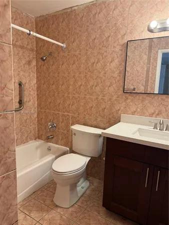 $2,450 | 15163 Northeast 6th Avenue, Unit 15, Miami, FL 33162