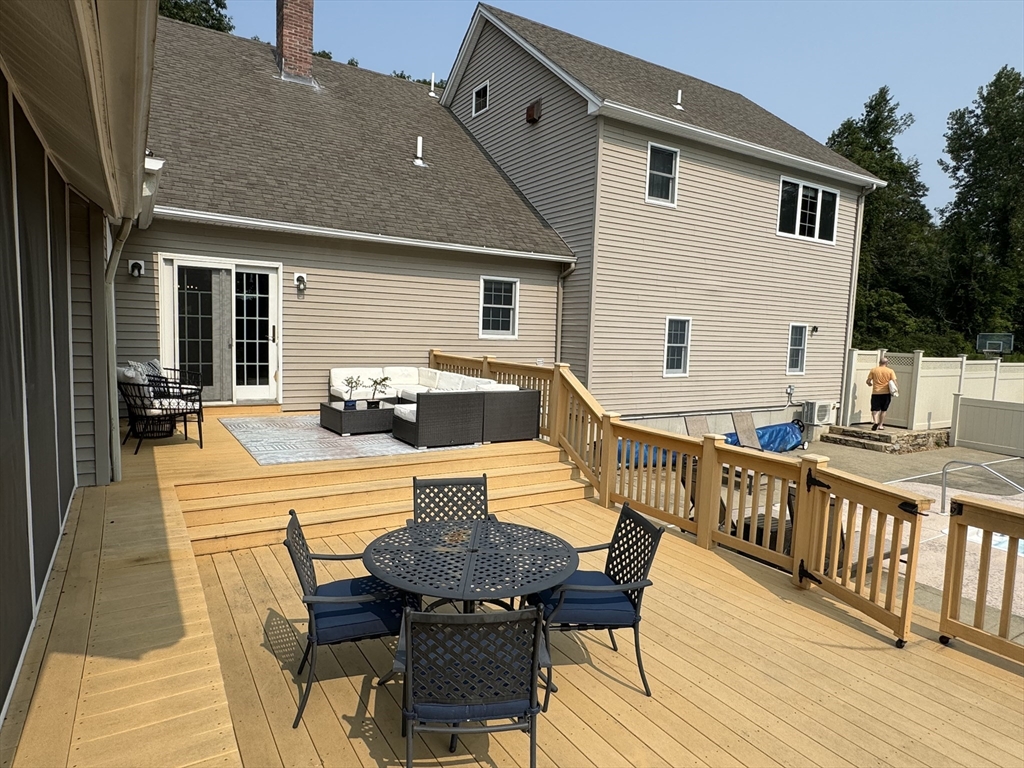 559 Boston Road Sutton, MA 01590 - Photo 8 of 38