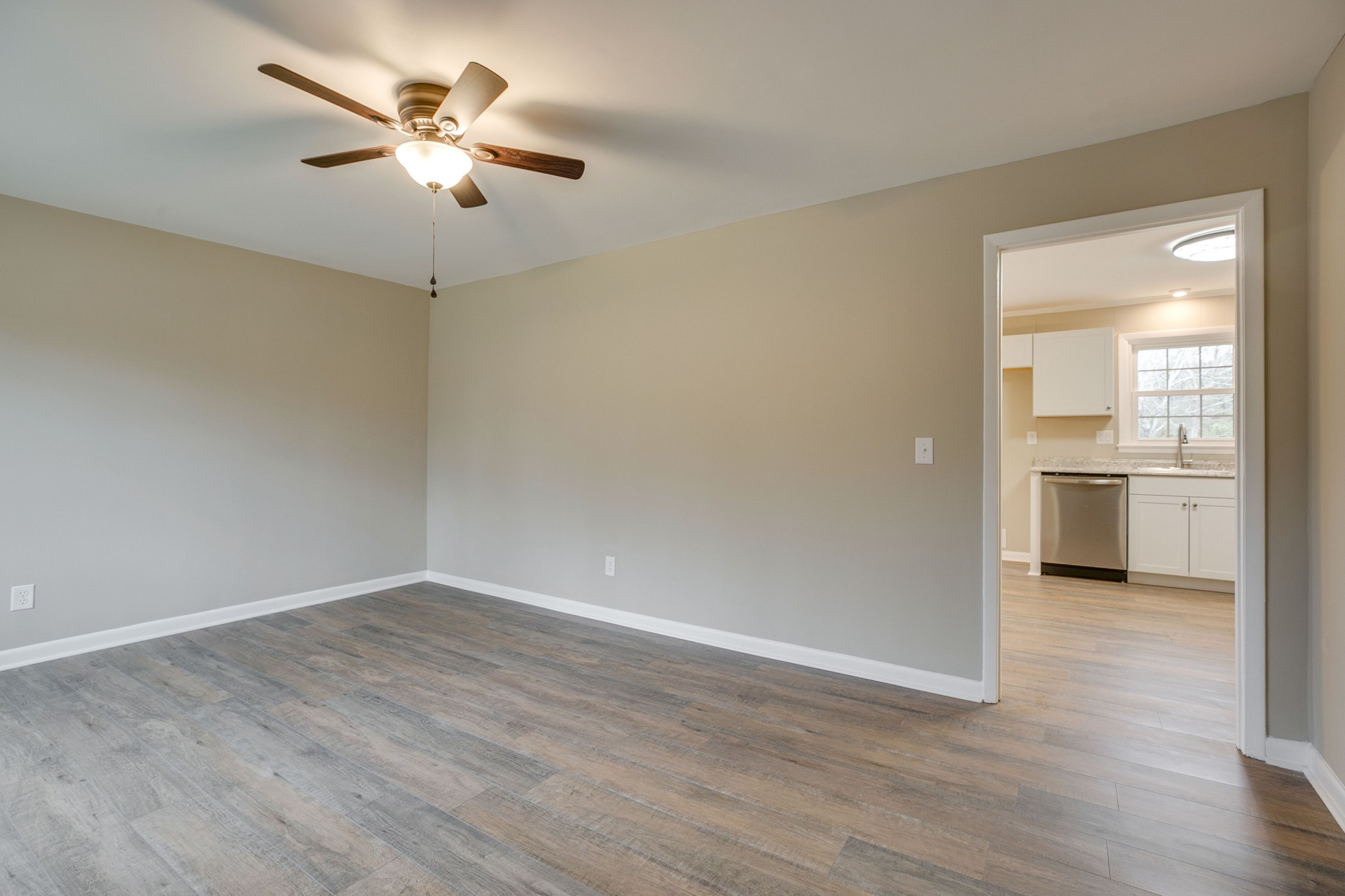 1011 Double Springs Road Murfreesboro, TN 37127 - Photo 4 of 32 Gallery Image 4