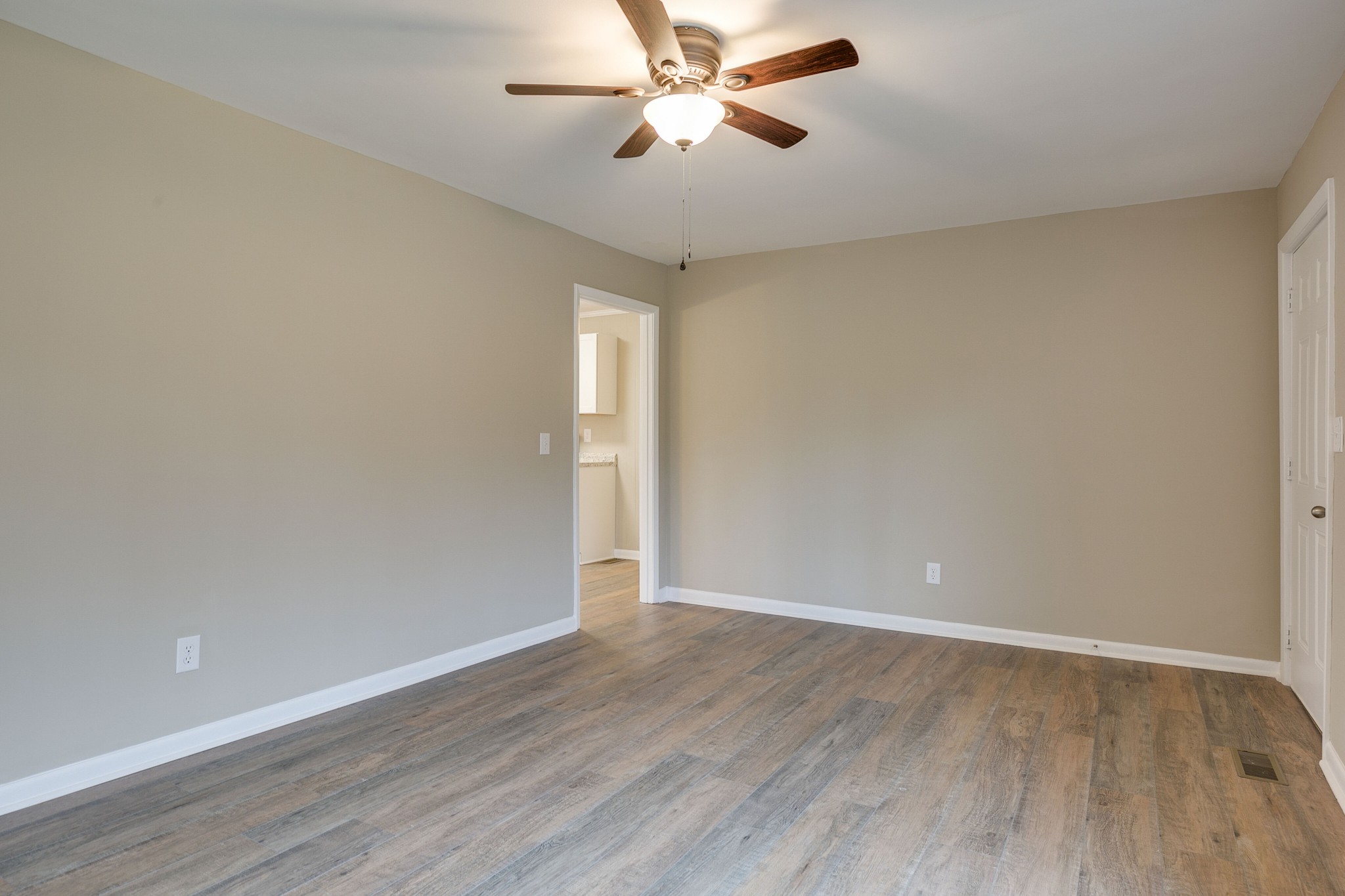 1011 Double Springs Road Murfreesboro, TN 37127 - Photo 6 of 32 Gallery Image 6