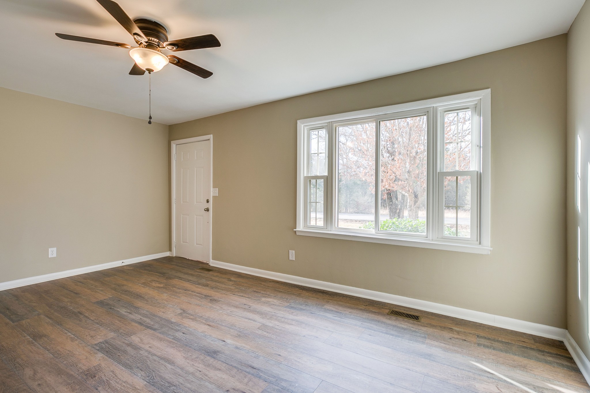 1011 Double Springs Road Murfreesboro, TN 37127 - Photo 7 of 32 Gallery Image 7