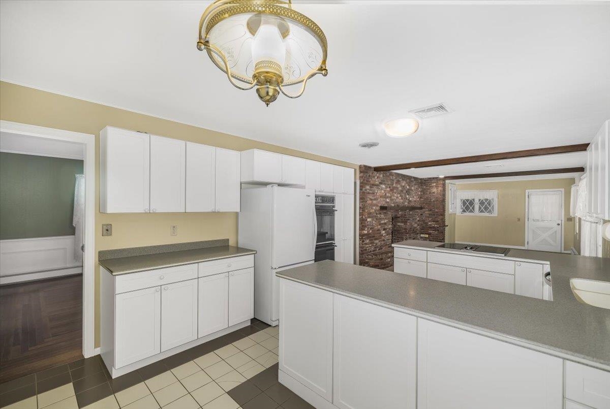 11 Strawberry Hill Road Bedford, NH 03110 - Photo 11 of 53