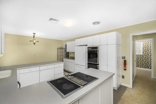 $679,900 | 11 Strawberry Hill Road, Bedford, NH 03110