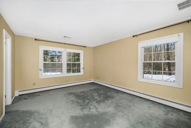 $679,900 | 11 Strawberry Hill Road, Bedford, NH 03110