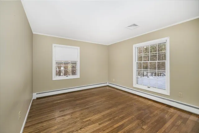 $679,900 | 11 Strawberry Hill Road, Bedford, NH 03110