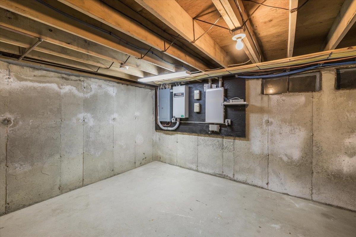 11 Strawberry Hill Road Bedford, NH 03110 - Photo 36 of 53