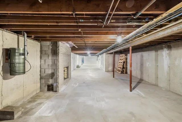 $679,900 | 11 Strawberry Hill Road, Bedford, NH 03110