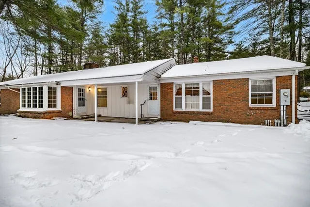 $679,900 | 11 Strawberry Hill Road, Bedford, NH 03110