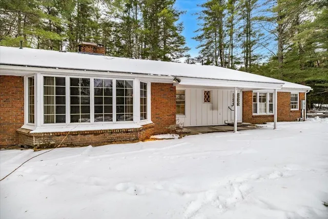 $679,900 | 11 Strawberry Hill Road, Bedford, NH 03110