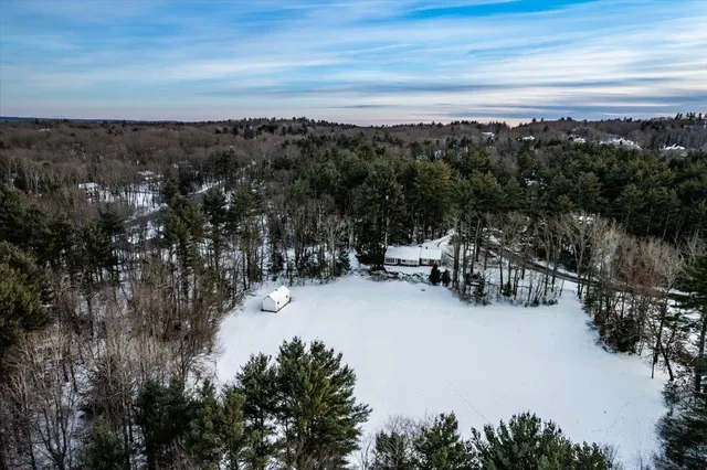 $679,900 | 11 Strawberry Hill Road, Bedford, NH 03110